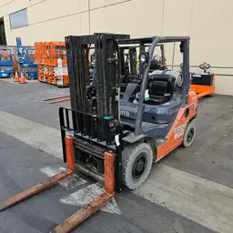 2018 Toyota 8FGU25 Warehouse Forklift