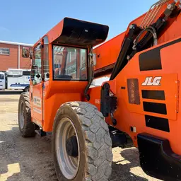 2017 SKYTRAK 8042 Forklift