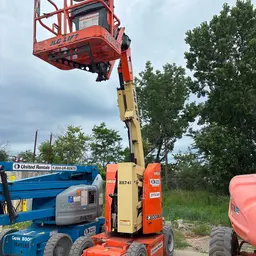 2018 JLG E300AJP Articulating Boom Lift