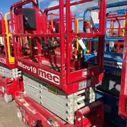 2018 MEC MICRO 19 Scissor Lift