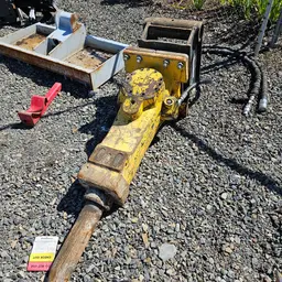 2017 Atlas Copco SB 452 Attachment