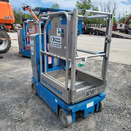2018 Genie GR-15 Self-Propelled One-Person Lift