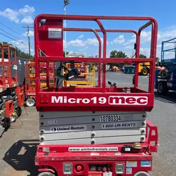2018 MEC MICRO 19 Scissor Lift