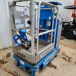 2017 Genie GR-12 Self-Propelled One-Person Lift