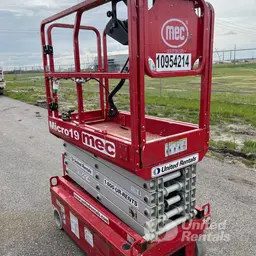 2019 MEC MICRO 19 Scissor Lift