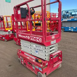 2018 MEC MICRO 19 Scissor Lift