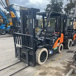 2019 Doosan D30S-7 Warehouse Forklift
