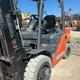 2018 Toyota 8FDU30 Warehouse Forklift